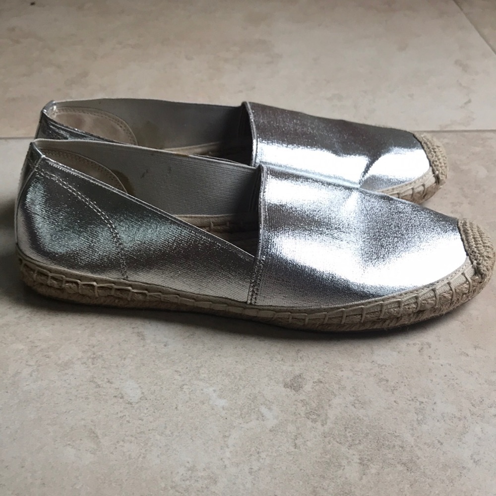 Ellen Tracy metallic espadrilles! - Picture 2 of 3
